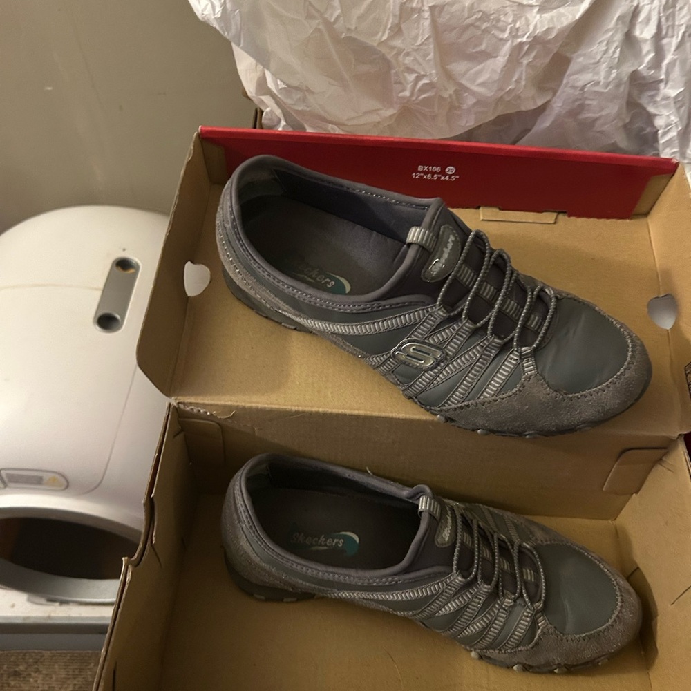 Skechers Gray Athletic Sneakers with Mesh Upper